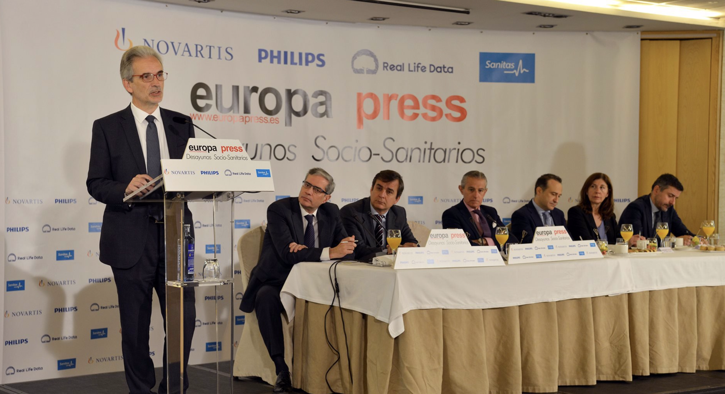 El consejero de Salud de Andalucía reclama un consenso sobre el debate de la eutanasia