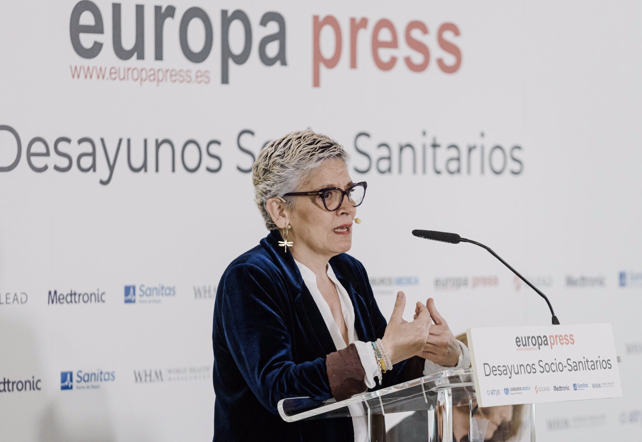 Asturias alcanza una ratio de más de 7 médicos por cada mil habitantes, superando la media nacional, destaca su consejera de Sanidad